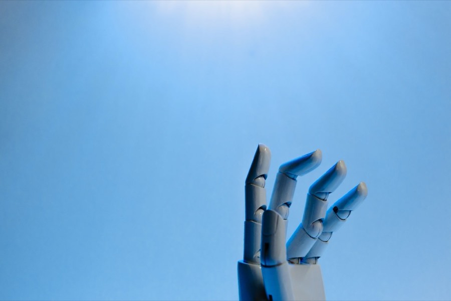 AI Agents vs Chatbots: The Key Differences in 2026