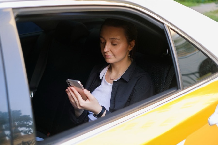 How to Build an App Like Uber in 2026: Full Guide & Cost